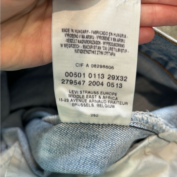 Levi’s Rare Vintage Light Wash 2004 Buttonfly 501  Straight Leg Distressed Jeans - Picture 10 of 12